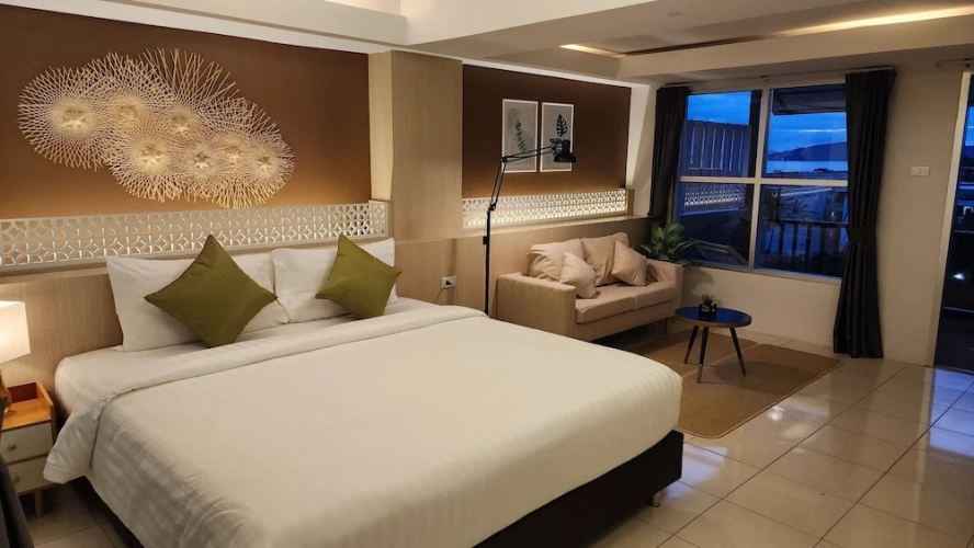Deluxe Double room with balcony and with sea view