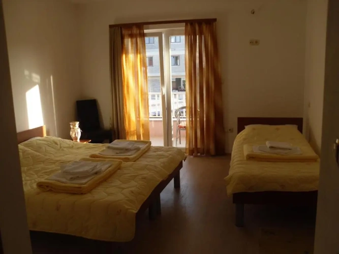 Standard Triple room with balcony
