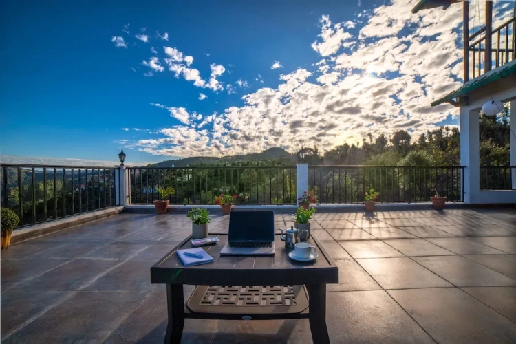 3 Bedrooms Luxury Sextuple Villa