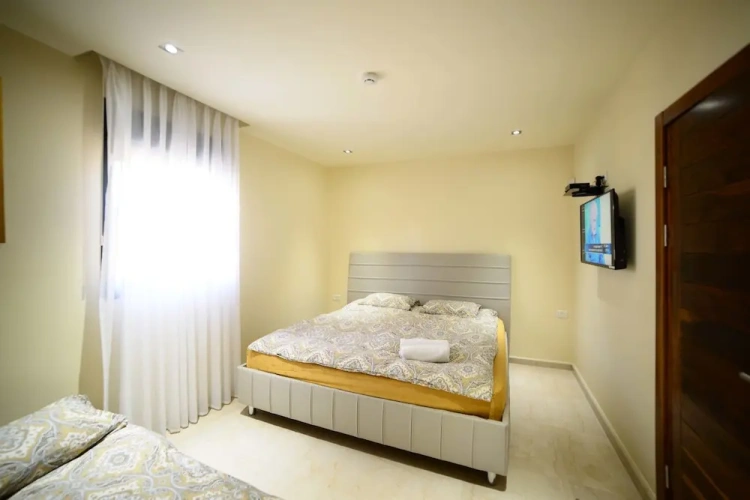 3 Bedrooms Apartment
