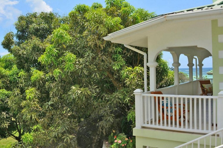 Chalet with ocean view