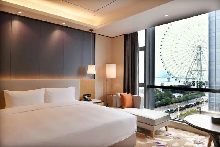 Deluxe Double room with city view