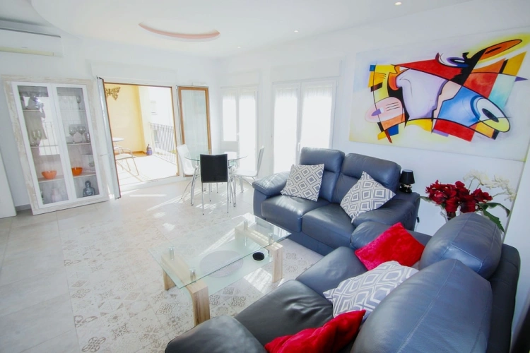 2 Bedrooms Apartment with balcony