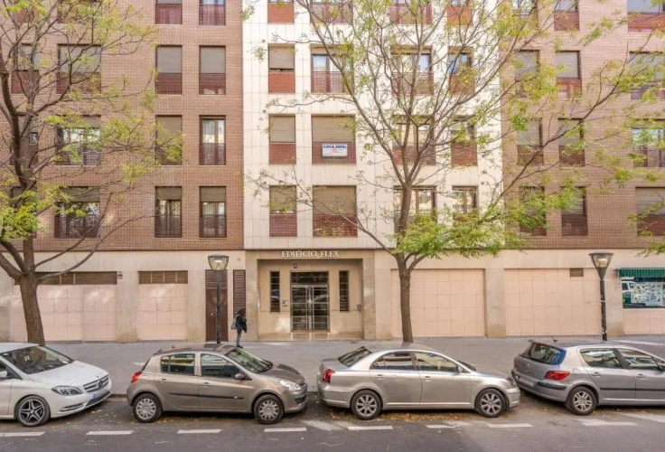 2 Bedrooms Apartment