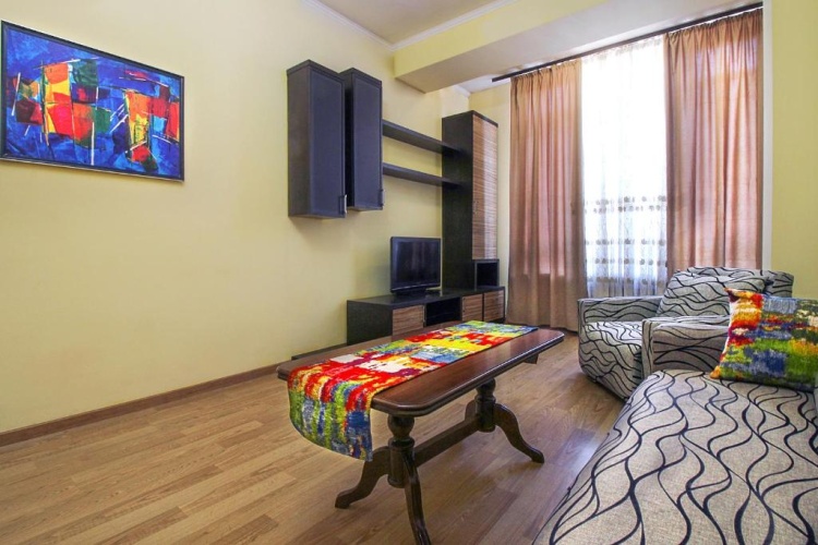 3 Bedrooms Apartment