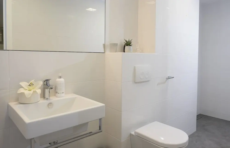 1 Bedroom Premium Apartment with partial sea view