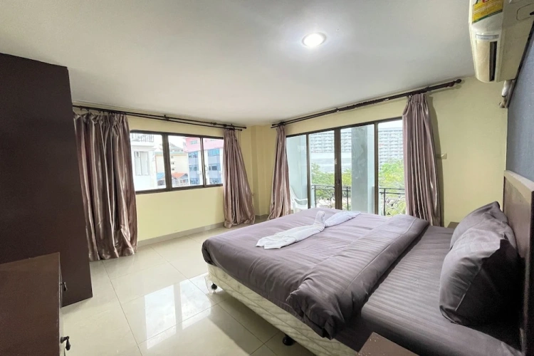 Suite with balcony