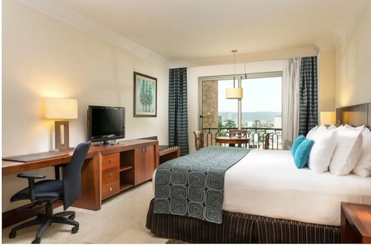 Hotel Tiburon