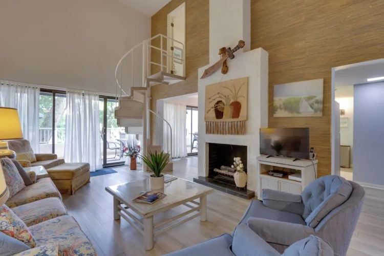 3 Bedrooms Villa with balcony