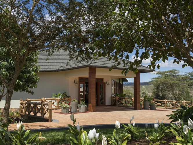 Acacia Farm LodgeOver view