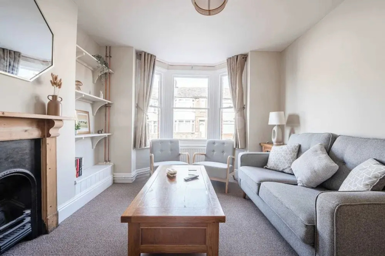 Host Stay Sherrington Road Abode
