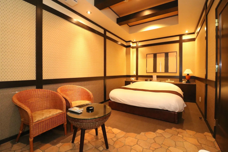Hotel To