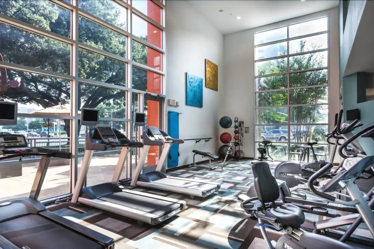 36sixty By Sterling Suites