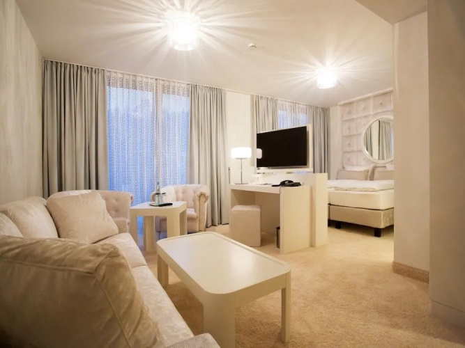 Digital Hotel Kronjuwel by BRIGHT Waldkirch - Self Check-in, Bild 3