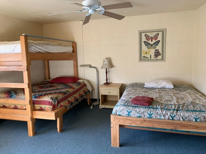 Standard Triple room