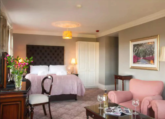 Falls Hotel & Spa