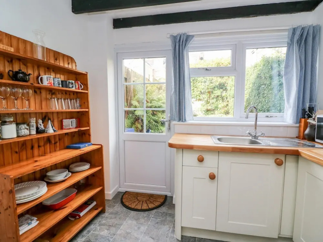 4 Oakfield Cottages