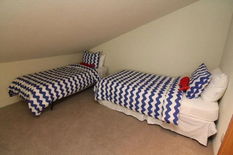 Logan's Lodge
