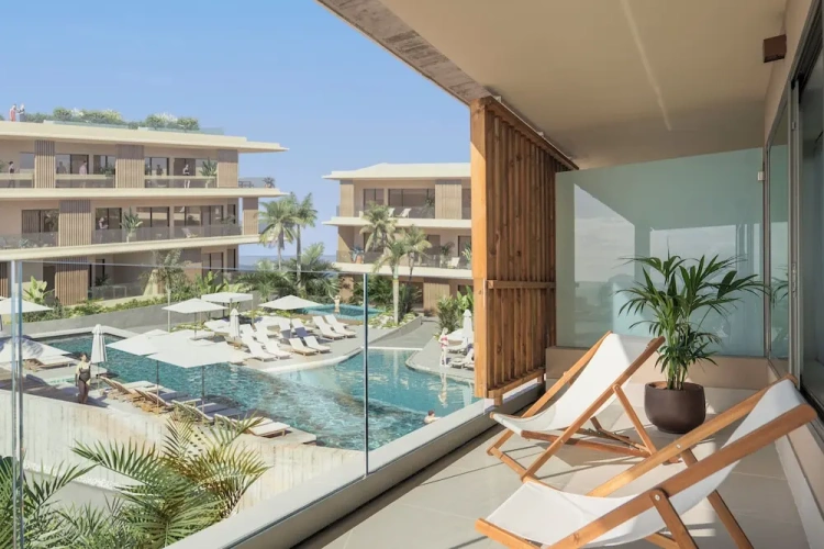 2 Bedrooms Comfort Apartment with balcony and with sea view