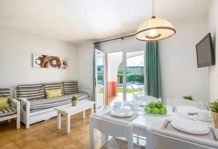 Apartment 30 meters from the beach