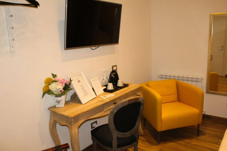 Roman Royal Rooms
