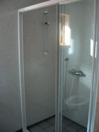 3 Bedrooms Cottage with balcony