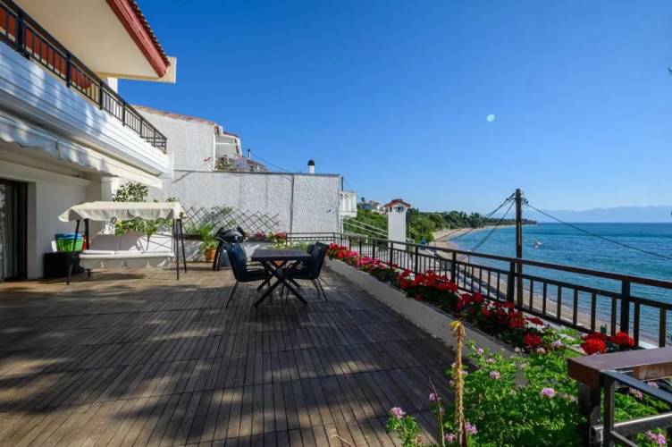 5 meters from the beach