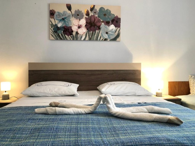 2 Bedrooms Apartment with garden view