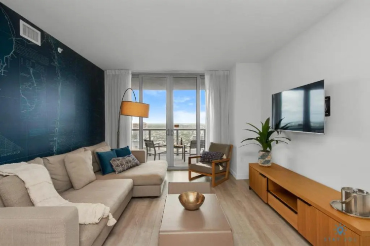 MODERN Resort BALCONY ENDLESS VIEWS Resort w POOL 2BR 2 BR