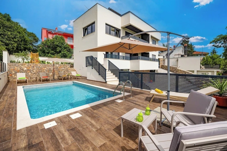 Family Villa with balcony