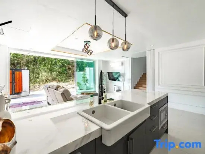 *Luxury Seaview Villa• Rooftop & Private Pool•V163
