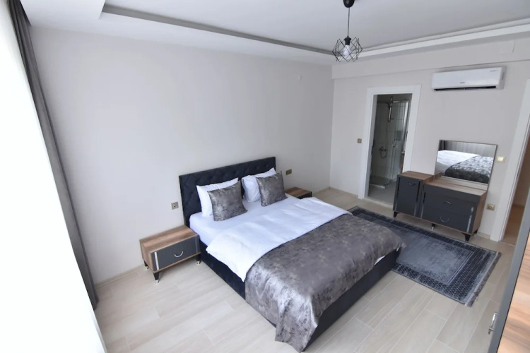 Nora Suite