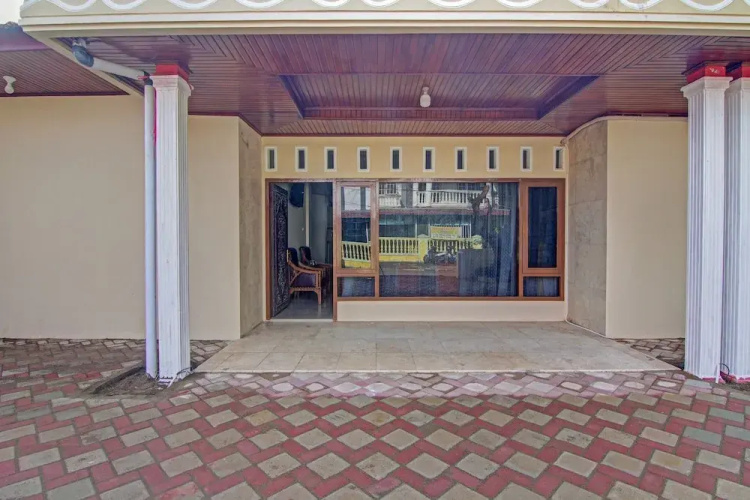 Capital O 90643 Suri Guest House Syariah - Padang