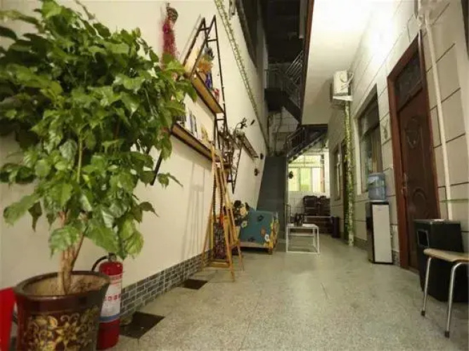 Youjia Zhiqingchun Inn