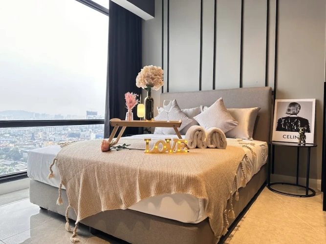 1 Bedroom Luxury Suite with city view