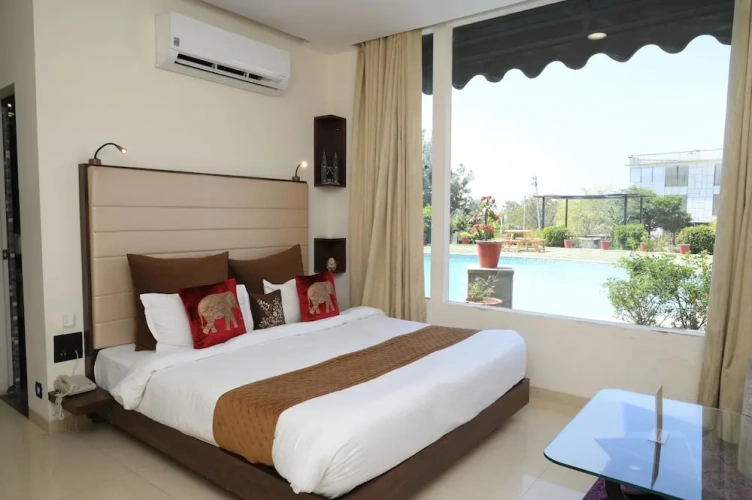 Premium Double room with pool view