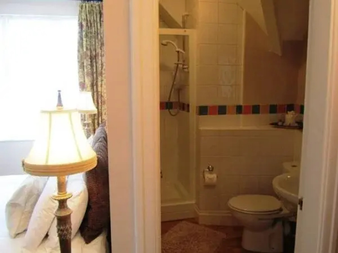 Monties Guest House