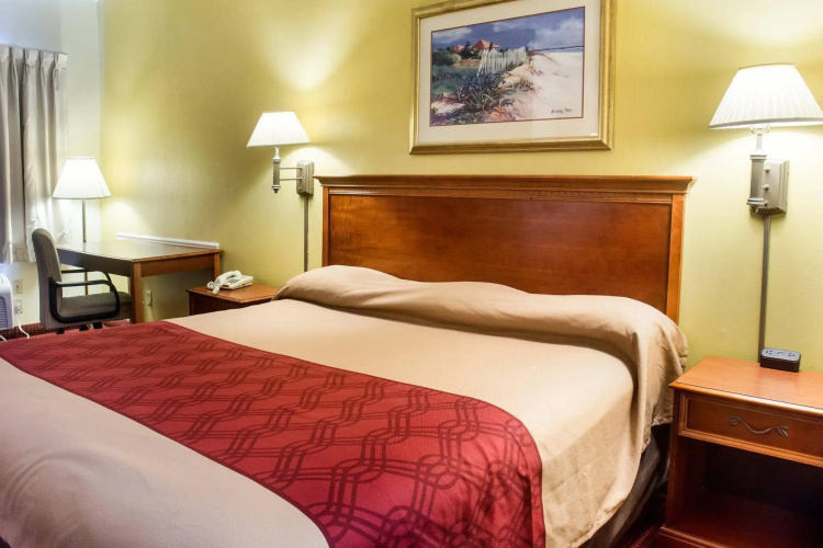 Studios & Suites 4 Less Chesapeake