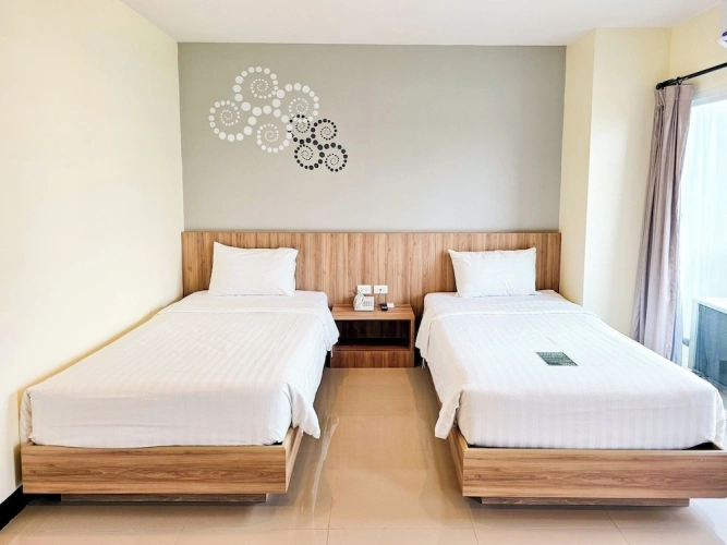 Standard Twin room with balcony