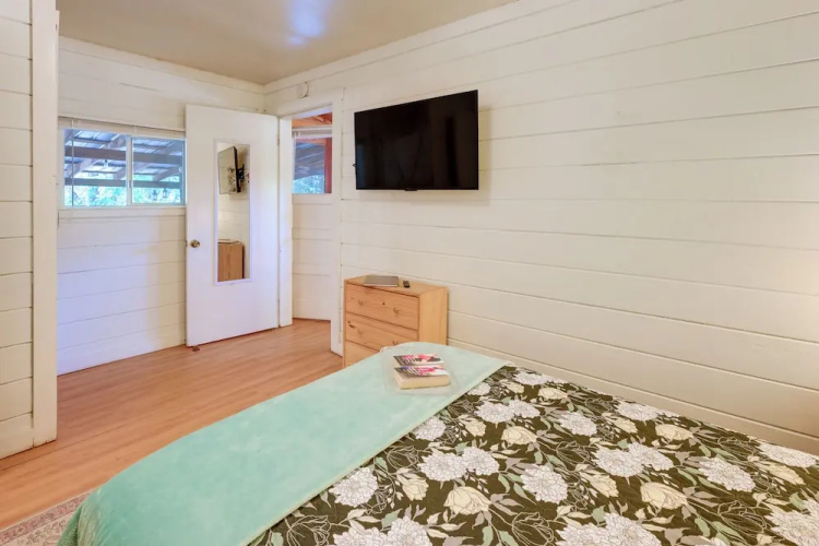 Rustic Cabin w/ Patio: 8 Mi to Kings Canyon Park