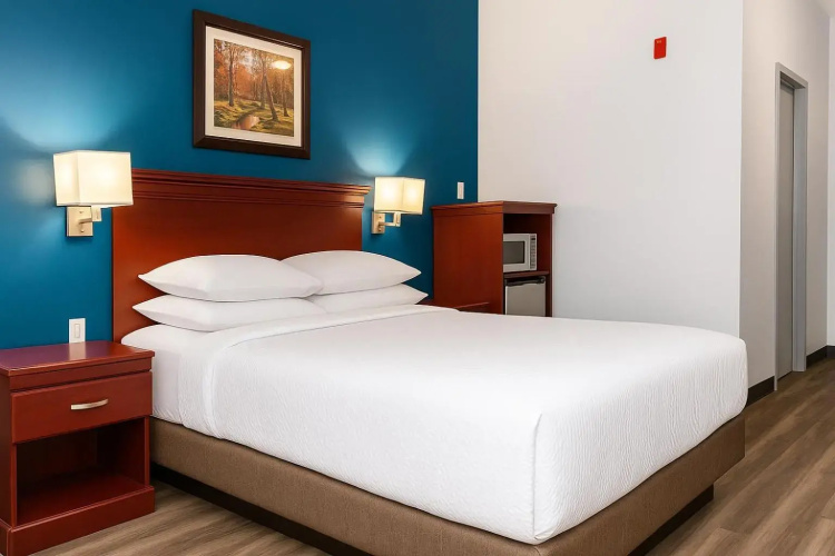 Days Inn by Wyndham Hamilton