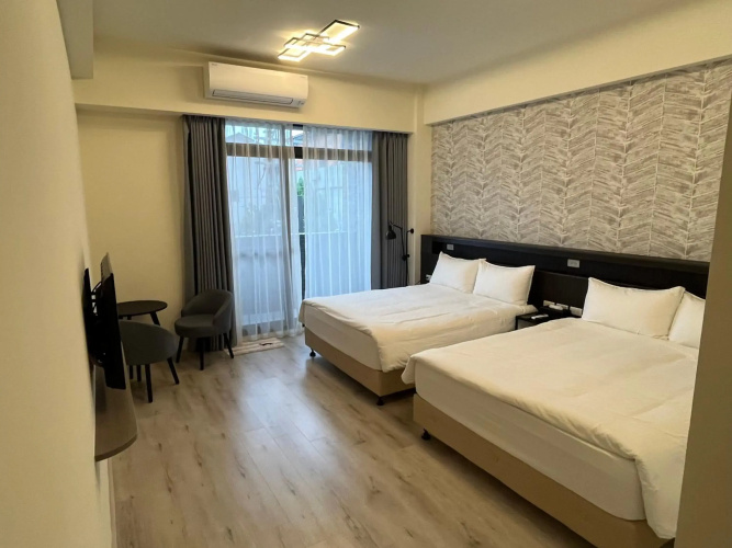 Latitude 23N