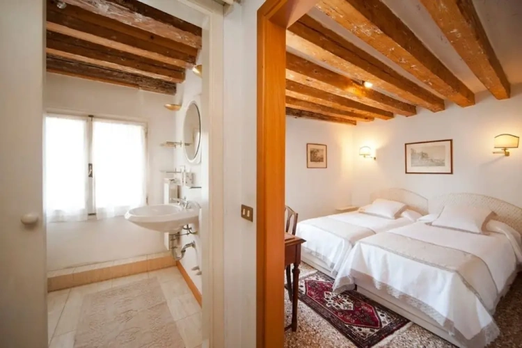 3 Bedrooms Apartment