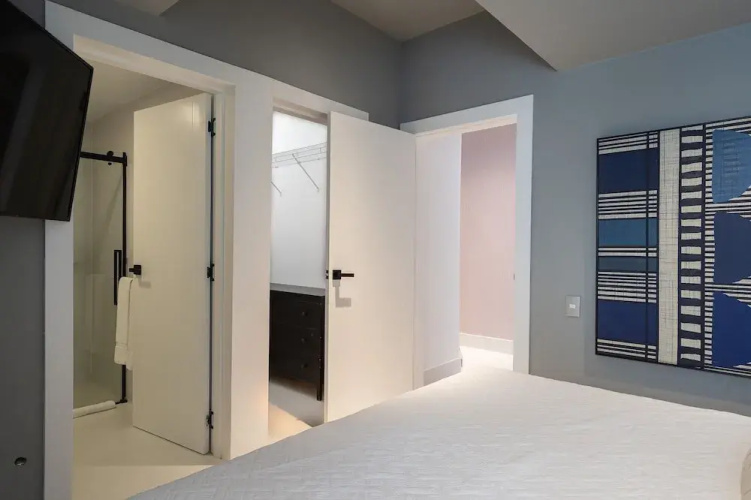 Shalom Residences By YellowKey