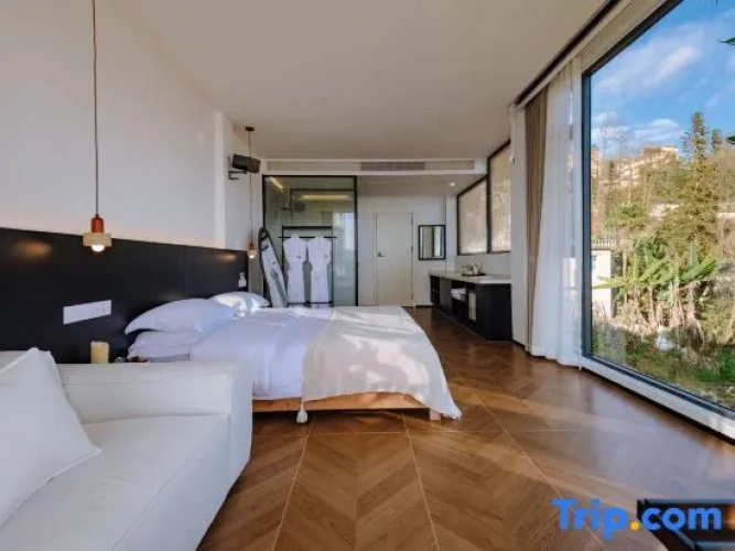 Standard Family room with sunrise view
