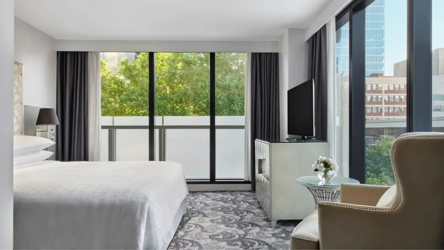 Standard Double room with city view