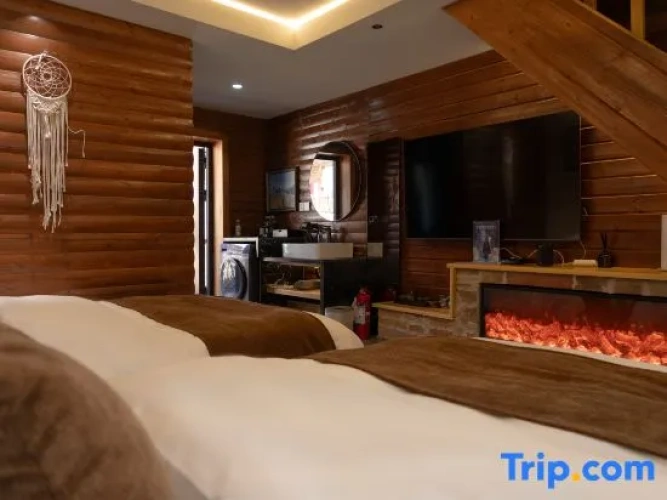 Deluxe Quadruple Family Apartment