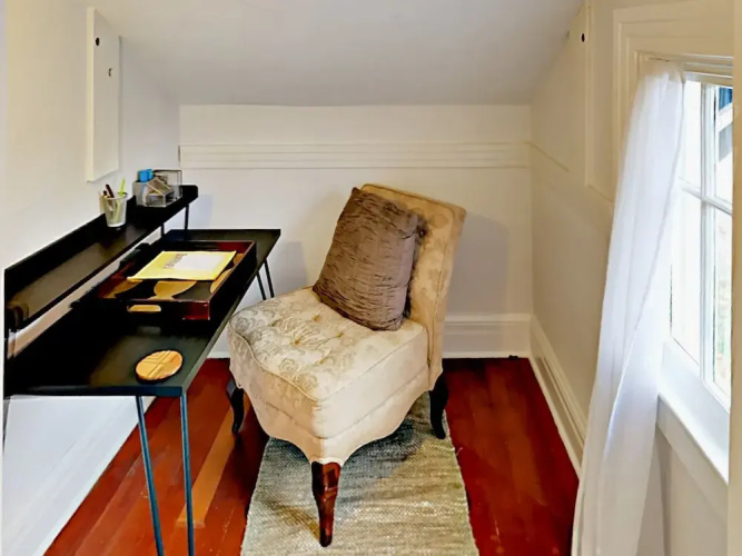 1302 N 49th St Apartment Upper Unit