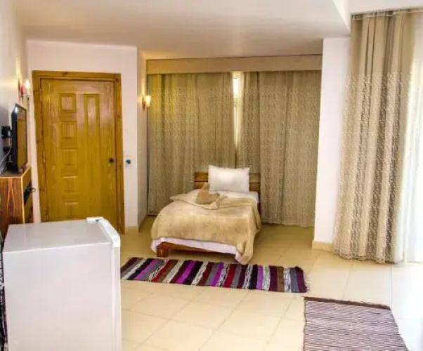 New Yalla Hotel