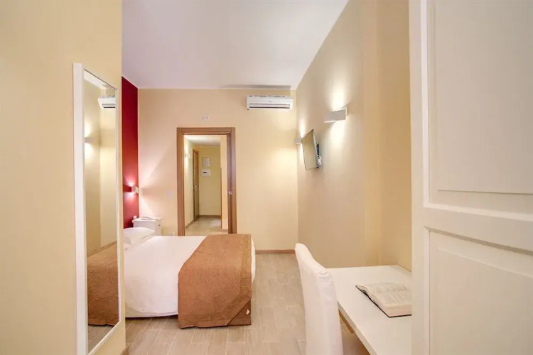 Top Floor Navona Guest House